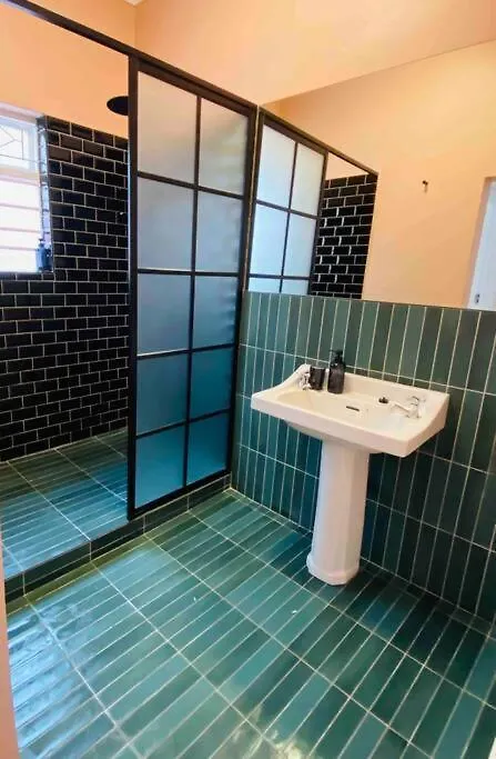 Casa Caprice - A 3 Bed Home Steps From The Beach Cape Town Holiday home
