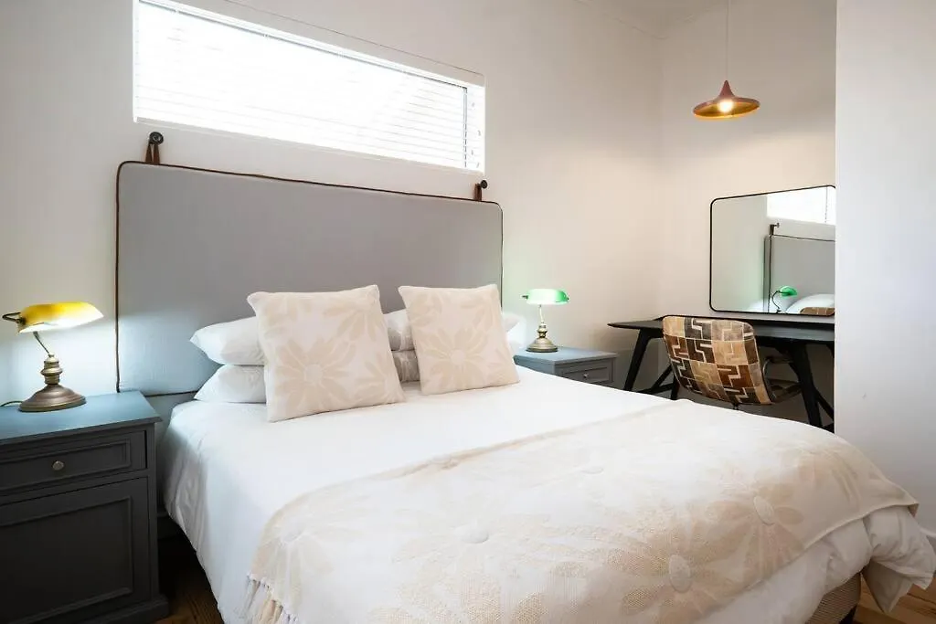 Casa Caprice - A 3 Bed Home Steps From The Beach Cape Town 0*,