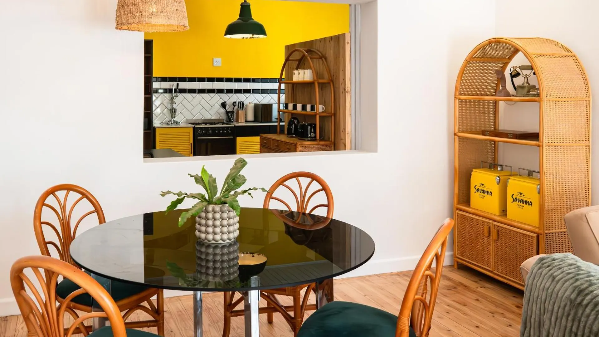 Casa Caprice - A 3 Bed Home Steps From The Beach Cape Town Holiday home